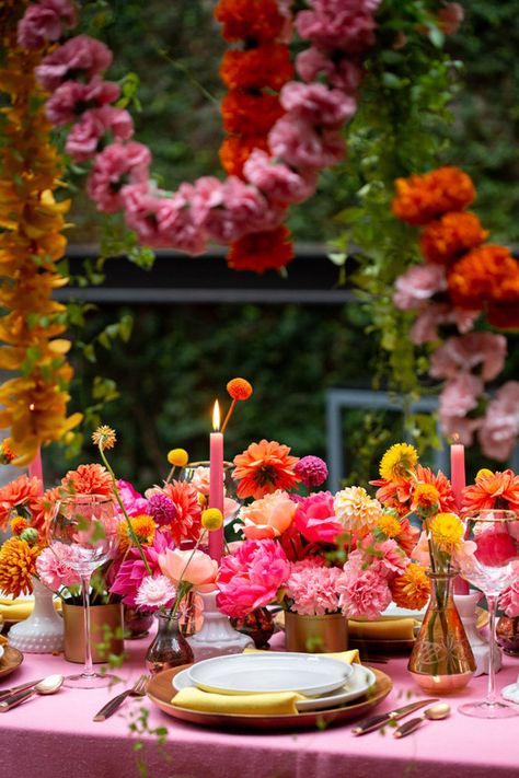 Day Of The Dead Wedding, Coral Pantone, Jungle Wedding, Yellow Napkins, Floral Installations, Mandap Decor, Wedding Tablescape, Indian Party, Wedding Party Ideas