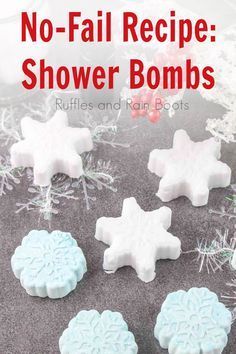 Diy Bath Gifts, Shower Steamers Diy, Shower Fizzies, Snow Flakes Diy, Bath Bomb Recipes, Christmas Shower, Diy Shower, Easy Christmas Gifts, Bath Gift