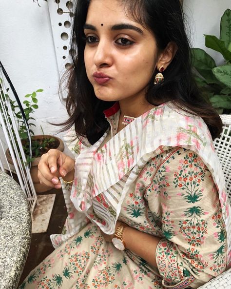 Nivedha Thomas, Nivetha Thomas, Clear Glowing Skin, Stylish Photo Pose, Follow Back, Actress Pics, Bollywood Girls, Girl Crushes, Latest Pics