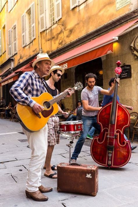 Rockabilly Baby, Street Musicians, Landscape Pencil Drawings, Urban People, Street Musician, Draw People, Drawing People Faces, Sketches Of People, Pose References