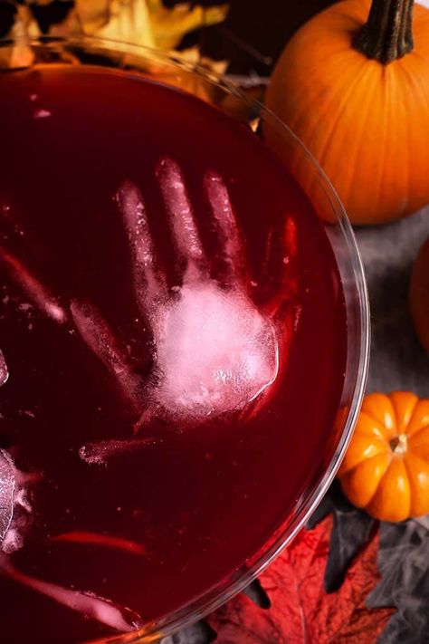 Halloween Appetizers For Adults, Adult Halloween Party Food, Halloween Food For Adults, Halloween Party Punch, Adult Halloween Party Decorations, Simply Happy Foodie, Scary Halloween Food, Halloween Recipes Drinks, Halloween Party Scary