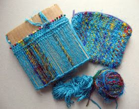 http://weavolution.com/project/ruth-weaves/all-one-piece-zipped-cosmetic-bag Pin Weaving, Potholder Loom, Lucet, Weaving Loom Projects, Diy Weaving, Weaving Textiles, Weaving Projects, Weaving Art, Weaving Patterns