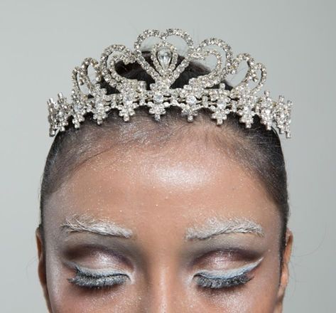 Nutcracker Makeup, The Four Seasons Vivaldi, Snow Queen Makeup, Snowflake Makeup, Snow Makeup, Ice Makeup, Ballet Makeup, Frozen Jr, Makeup Tiktok