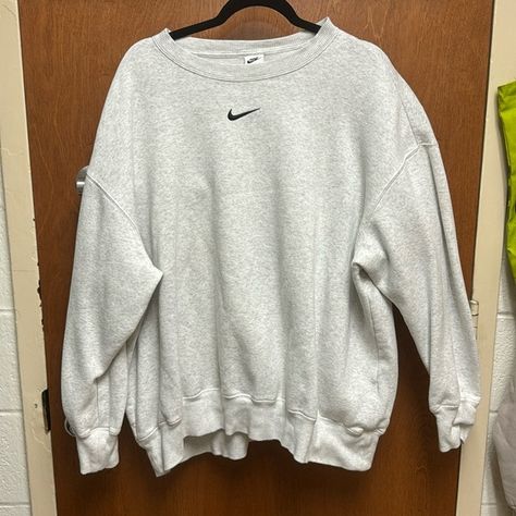 Nike Crewneck Nike Crewneck, Nike Sweaters, Crew Neck, Nike, Outfit Inspo, Plus Fashion, Fashion Trends, Closet, Dresses