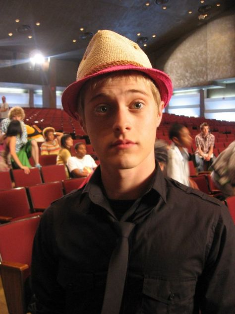 High School Musical Chad And Ryan, Lucas Grabeel, Monique Coleman, Senior Year Pictures, Ryan Evans, High School Musical 2, High School Music, High School Musical 3, Actor Picture