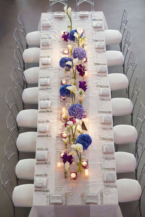 Purple Table Settings, Purple White Wedding, Blue White Weddings, Purple Table, Blue And White Vase, Wedding Inside, Calla Lilies, Wedding Decor Elegant, Long Table