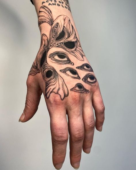 Oracle matter flesh fresco hand adornment 👁 Done @auraninetyfour We will be Going through booking requests for September - November… | Instagram Eyeball Tattoos, Hand Eye Tattoo, Eye Tattoo Ideas, Spine Tattoos For Women, London Tattoo, Dope Tattoos For Women, Butterfly Tattoo Designs, Back Tattoo Women, Eye Tattoo