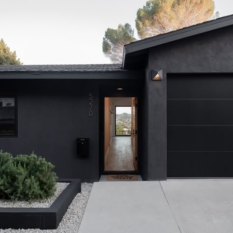 Picking the right stucco paint color can be a challenge, but whether you want to go bold or stay neutral, there are many transformative options. Stucco House Colors, Stucco Paint, Stucco Colors, Stucco House, Exterior House Colors Stucco, Black Houses, Stucco Homes, Stucco Exterior, Grey Houses