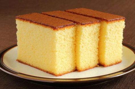 How to make Vanilla Sponge Cake - A simple and perfect vanilla sponge cake that can be served as a tea cake by itself or as a base for any other dessert. Ingredients: Maida - Easy Sponge Cake Recipe, Plain Cake, Eggless Cake Recipe, Vanilla Sponge Cake, Sponge Cake Recipes, Eggless Cake, Vanilla Cake Recipe, Vanilla Sponge, Butter Cake