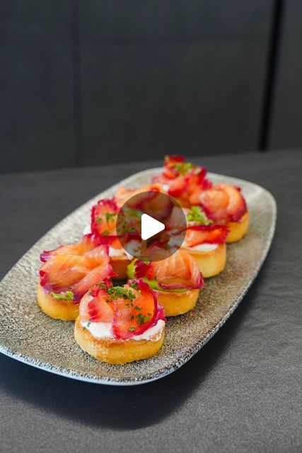 GialloZafferano Loves Italy on Instagram: "🥖✨ Enjoy an elegant appetizer with Beet-Cured Salmon on crostini, topped with creamy avocado or tangy cream cheese. Perfect for any gathering! 🍣💚

Ingredients:
2.6 pounds salmon fillet (small side) (1.2 kg)
5.3 ounces grated beetroot (150g)
8.8 ounces sugar (250g)
8.8 ounces coarse salt (250g)
1 tablespoon dried dill
Grated zest of 1 lime
1 tablespoon fennel seeds
4 teaspoons gin (20 ml)
Bread crostini
Extra virgin olive oil
Avocado cream
Cream cheese

Instructions:
In a bowl, mix the grated beetroot, sugar, coarse salt, dried dill, grated lime zest, fennel seeds, and gin. Place the salmon in a baking dish and cover completely with the prepared mixture (this curing process is known as "Gravlax").
Cover the dish with plastic wrap and refrigerate Avocado Crostini, Cured Salmon, Dried Dill, Crostini Recipes, Salmon Fillet, Elegant Appetizers, Avocado Cream, Salmon Avocado, Coarse Salt