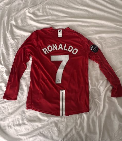 Manchester united 07/08 Cristiano Ronaldo Men Large for Sale in Dearborn Heights, MI - OfferUp Ronaldo Man United, Ronaldo Kit, Cr7 Manchester United, Jersey Shirt Outfit, Manchester United 2008, Cristiano Ronaldo Shirt, Cristiano Ronaldo Jersey, Cristiano Ronaldo Manchester United, Manchester United Ronaldo