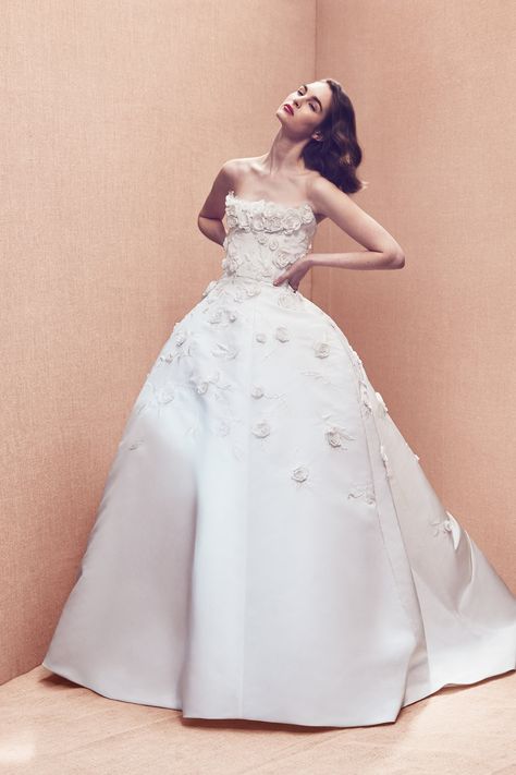 Bridal Trend Spring 2020: Cinderella Ballgowns Make Up Sposa, Bridal Braids, Wedding Gown Styles, Bohemian Style Dresses, White Wedding Dress, Show Collection, Bridal Fashion Week, 2020 Fashion, New Wedding Dresses