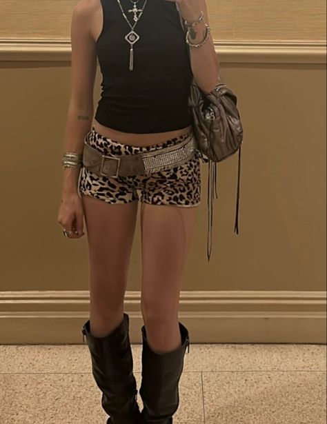 Teddy Outfit Lace, Black Top Concert Outfit, Weho Night Outfit, Snake Print Shorts Outfit, Shorts With Leggings Underneath, Cochella Outfits Inspiration 2024, Summer Outside Concert Outfit, Festival Boots Outfit, Shorts For Fall Outfit