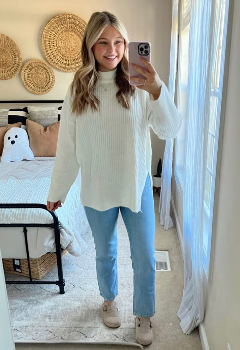 Mom Outfits Work, Cheers Sweater Outfit, Preppy Fall 2023, How To Style White Sweater, Fall Work Clothes, Jeans Sweater Outfit, Layered Sweater Outfits, Fall Fahion, Trendy Teacher Outfits