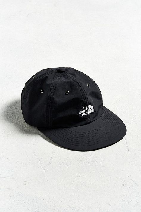 Cap Outfit Men, North Face Cap, Streetwear Hats, North Face Outfits, Outdoor Exploration, Cap Outfit, Black Nike Shoes, 100 Euro, Outfits Hombre