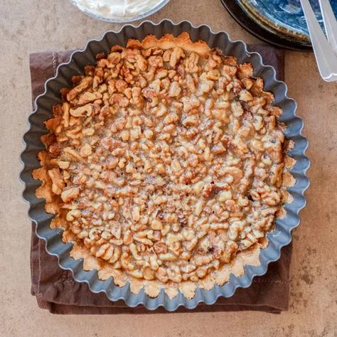 Walnut Tart Recipe: How to Make It Walnut Torte Recipe, Walnut Tart Recipe, Walnut Tart, Walnut Crust, Chocolate Tarts, Honey Walnut, Torte Recipe, Creme Egg, Tart Recipe