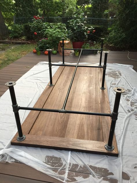 Diy Patio Wood Table, Outdoor Table Legs Ideas, Long Outdoor Table Diy, Diy Outdoor Dinner Table, Outdoor Diy Table, Outside Table Diy, Outdoor Table Top Ideas, Diy Outdoor Table Dining, Pallet Outdoor Table