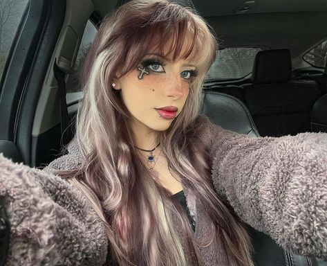 dee | totally don’t miss my long hair sometimes | Instagram Blonde Hair Bangs Long, Alt Hair Long, Alt Long Hair, Alt Blonde Hair, Alt Hair Colors, Alt Hair, 2024 Hairstyles, Blonde Hair With Bangs, Cute Hair Colors