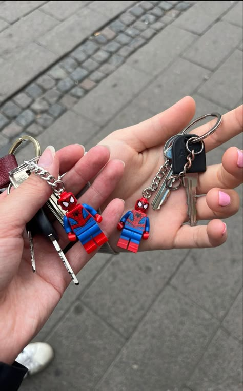 Spider Man Lego Keychain, Lego Key Chain, Spiderman Lego Keychain, Lego Keychain Aesthetic, Matching Lego Keychain, Lego Gift Ideas, Car Keys Keychain Ideas, Spiderman Accessories, Spiderman Things