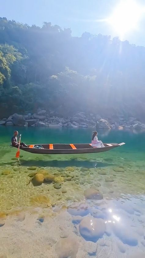 Araqs’s Instagram post: “Dawki, Meghalaya 💚 @bruisedpassports” Dawki Meghalaya, Sarah Cothran, Fun Places To Go, Nature Activities, Crystal Clear Water, Beautiful Lakes, India Travel, Water Garden, Watercolor Landscape