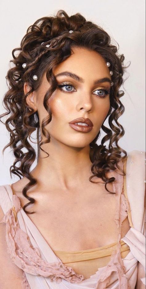 Greek Hairstyles Goddess, Aphrodite Makeup, Greek Goddess Hair, Greek Goddess Makeup, Goddess Makeup Look, Greek Goddess Hairstyles, Grecian Hairstyles, Greek God Costume, Jackie Wyers