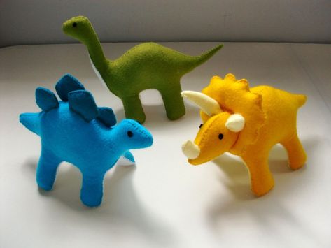 Dinosaur Sewing Pattern Felt Dinosaur Pattern Set Stegosaurus Triceratops Brontosaurus Felt Dinosaur Pattern, Felt Dinosaur, Dinosaur Photo, Baby Mobil, Felt Toys Patterns, Fern Pattern, Sewing Stuffed Animals, Felt Pattern, Dinosaur Pattern