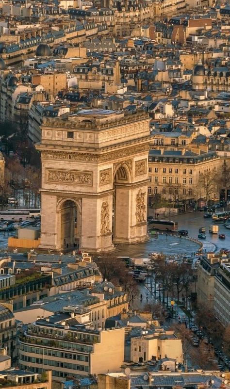 Champs-Élysées, Paris, France. Paris Life Aesthetic, Cars Affordable, Paris Photo Ideas, Champs Elysees Paris, Notre Dame Paris, Paris Life, Aesthetic Paris, France City, City Paris