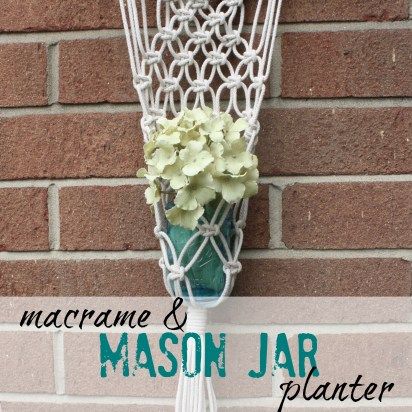 macrame and mason jar planter Leather Mason Jar, Mason Jar Terrarium, Wall Plants, Mason Jar Holder, Mason Jar Planter, Chalk Paint Mason Jars, Macrame Planter, Mason Jar Projects, Mason Jar Vases