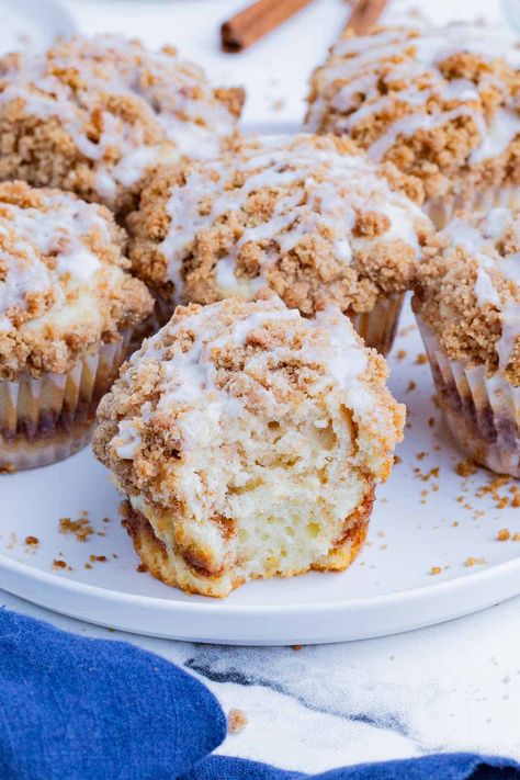 Muffin Recipes Coffee Cake, Best Coffee Cake Muffins, Jumbo Coffee Cake Muffins, Mini Coffee Cakes, Coffee Cake Muffins Easy, Coffee Cake Streusel Topping, Birthday Cake Muffins, Sour Cream Coffee Cake Muffins, Autumn Bakes