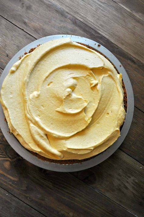 Vegan Pumpkin Mousse, Pumpkin Chiffon Pie Recipe, Pumpkin Pie Mousse, Vegan Macaroons, Pumpkin Mousse Pie, Pumpkin Chiffon, Pumpkin Chiffon Pie, Vegan Thanksgiving Menu, Rabbit And Wolves