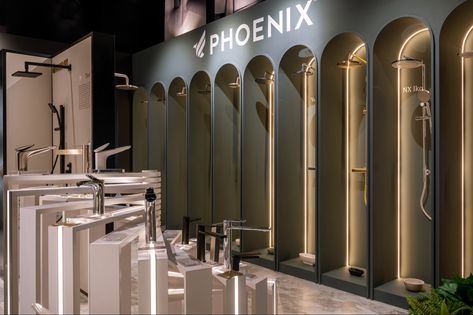 Sanitary Ware Showroom Design, Sanitary Showroom Display, Gessi Showroom, Kohler Showroom, Sanitary Showroom, Store Display Design, Showroom Decor, Bathroom Store, Baths Interior