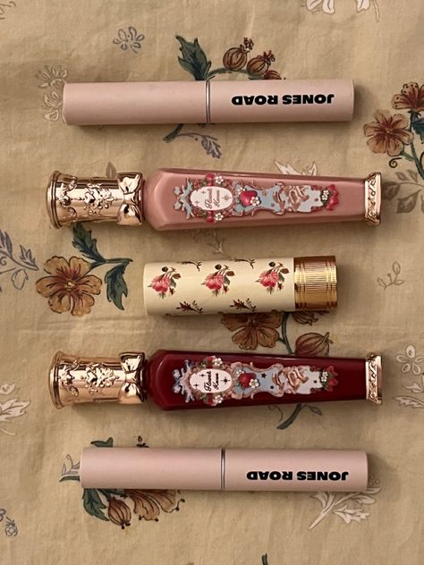 Sheer Lipstick, Flower Knows, Fancy Makeup, 웃긴 사진, Makeup Items, Makeup Essentials, Inner Child, Pretty Makeup, Cute Makeup