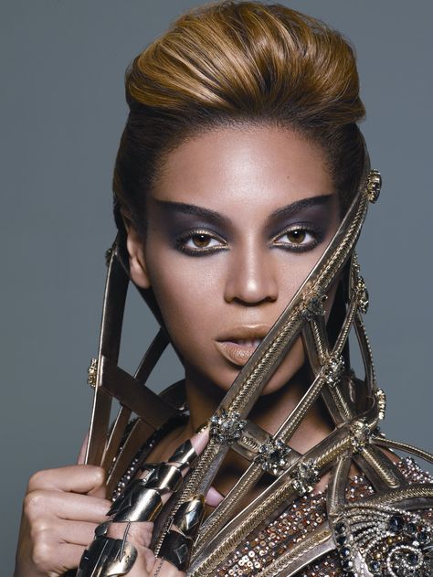 https://pbs.twimg.com/media/ExQ684uWEAoiFxw?format=jpg&name=large Beyonce Sasha Fierce, I Am Sasha Fierce, Beyonce Photos, Sasha Fierce, Peter Lindbergh, Cartoon Character Pictures, Queen Bey, Dramatic Look, Alter Ego