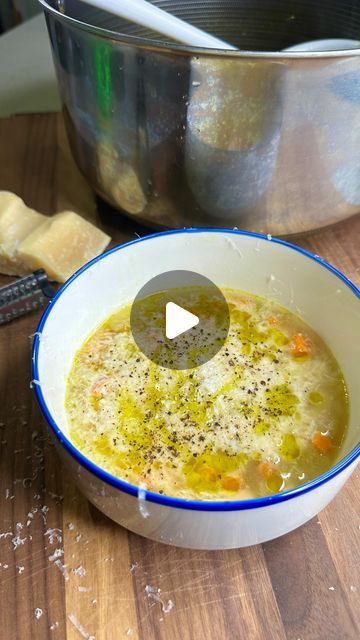 Alessandra Ciuffo on Instagram: "How to use a leftover roasted chicken (or rotisserie chicken) to make a super cozy chicken soup 🥰

There are few things in life that are better than a homemade chicken soup with pastina, especially one that takes 30 minutes to make!! 

Ingredients:
- 1 chicken carcass 
- 1 cup chopped  onion
- 1/2 cup chopped celery
- 1/2 cup chopped carrots 
- 4 cups chicken stock
- 4-6 cups water 
- salt and pepper 
- optional: 1 tbsp bouillon, 1 bay leaf, parmigiano rind, fresh nutmeg
- 1/2 cup dry pastina 

#chickensoup #howtocook #flavorsbyale" Chicken Carcass Soup, Leftover Roasted Chicken, Easy Chicken Soup, Homemade Chicken Soup, Roast Chicken Leftovers, Chopped Carrots, Bay Leaf, Minestrone, Chopped Onions