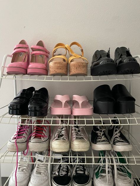 Shoe Rack Aesthetic, Full Aesthetic, Uni House, Room Organization Bedroom, Uni Room, Tom Riddle, October 21, Room Idea, Organization Bedroom