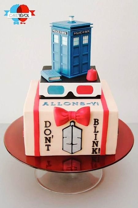 Cake Wrecks - Home - Sunday Sweets For Dear Ol' Dad Dr Who Cake, Doctor Who Cakes, Sunday Sweets, Doctor Who Birthday, Doctor Who Party, Doctor Who Wedding, Dessert Design, Geek Food, Cake Wrecks