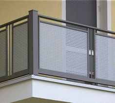 Balcony Railing Design Modern, Steel Grill Design, Design Balcony, Balcony Glass Design, Steel Railing Design, Open Trap, Balcony Grill, Modern Balcony, Grill Door Design