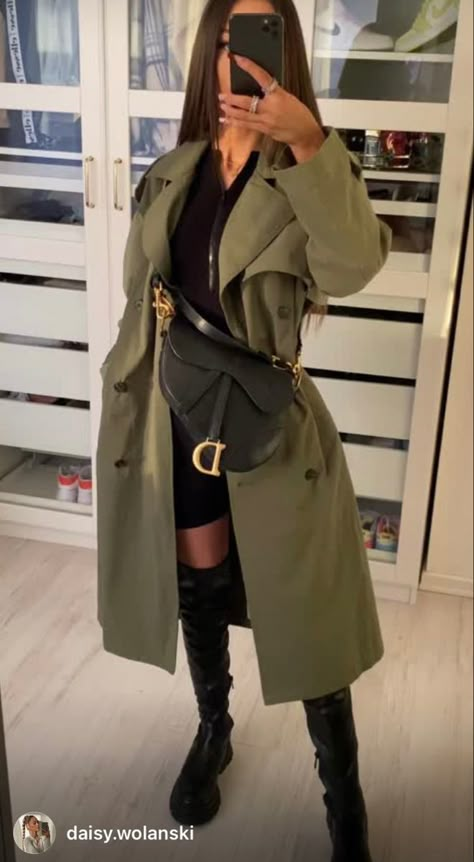 Atum Outfits, Outfit Trench, Rainy Day Outfits, Mantel Outfit, Property Business, Cozy Rainy Day, Preppy Fall Outfits, Outfit Zara, Mode Zara