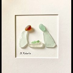 Sea Glass Art Christmas, Sea Glass Christmas Cards, Christmas Sea Glass Ideas, Sea Glass Nativity Scene, Christmas Sea Glass Art, Christmas Sea Glass Art Diy, Christmas Beach Glass Art, Beachcombing Art, Sea Glass Santa Claus