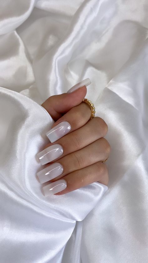 Best 22+ milky white chrome nails you must try this year Easy Nail Designs Summer, White Chrome Nails, White Gel Nails, White Glitter Nails, Elegant Manicure, Retro Nails, Nail Type, Manicures Designs, Gel Nail Designs