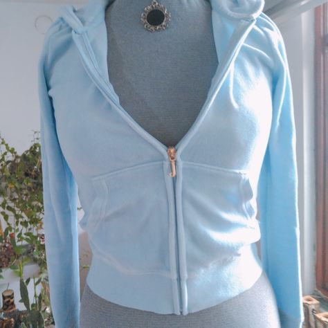 Light Blue Clothing Aesthetic, Light Blue Juicy Couture Tracksuit, Light Blue Aesthetic Clothes, Blue 2000s Aesthetic, Blue Y2k Aesthetic, Vintage Brands, 2000s Clothing, Juicy Couture Tracksuit, 2000s Streetwear