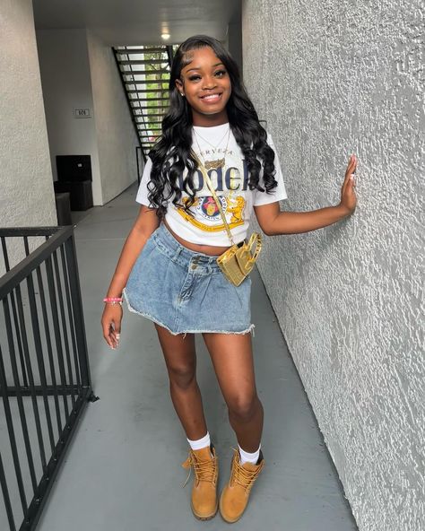 🐶💫💫 Black Teen Girl Outfits, Outfit Ideas Teen, Birthday Poses, Cute Concert Outfits, Birthday Outfit Ideas, Concert Ideas, Teen Outfits, Cute Birthday Outfits, Baddie Fits