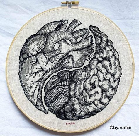 Psychology Tattoo, Anatomical Tattoos, Brain Drawing, Brain Tattoo, Heart And Brain, Yin Yang Tattoos, Brain Art, Brain And Heart, Heart Embroidery