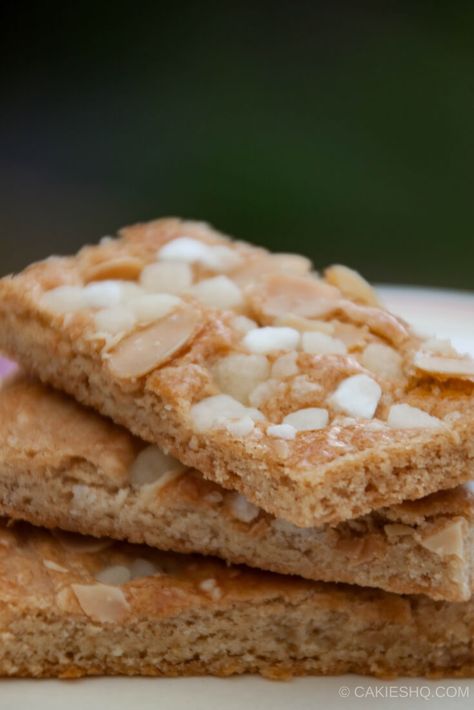 Jan Hagel Cookies are delicious traditional Dutch shortbread cookies spiced with cinnamon, topped with almonds and pearl sugar. | Recipe Dutch Cookies, Baking Challenge, Pearl Sugar, Big Cookie, Dutch Recipes, Almond Cookies, Köstliche Desserts, Sliced Almonds, Shortbread Cookies