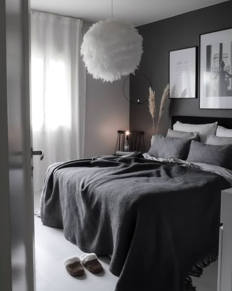 Black And White Bedroom, Black Bedroom Decor, Grey Bedroom Decor, Black Interior Design, Beautiful Sunday, Dekorasi Kamar Tidur, Grey Bedroom, Redecorate Bedroom, Black And White Decor