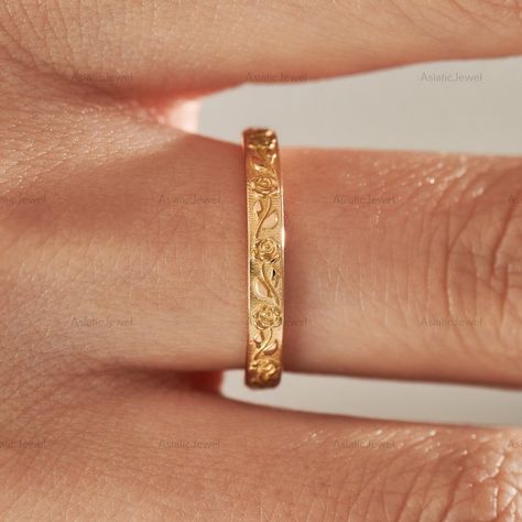 Engraved Gold Wedding Band Women, Engraved Gold Wedding Band, Rose Wedding Ring, Rose Craft, Hand Engraved Wedding Band, Engraved Wedding Band, Engagement Ring Band, Wedding Band Engraving, Future Engagement Rings