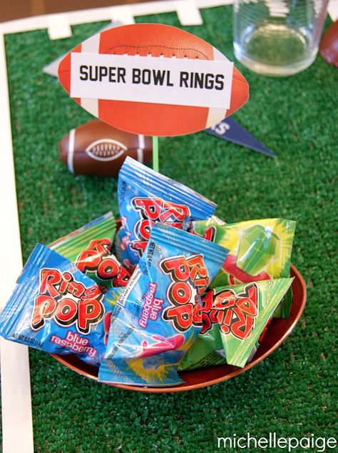 blue ring pops red ring pops football game baby shower Bowl Desserts, Football Foods, Sandwich Vegetarian, Football Baby Shower, Sports Baby Shower, Sports Theme Birthday, Sports Birthday Party, Football Theme Party, Football Birthday Party