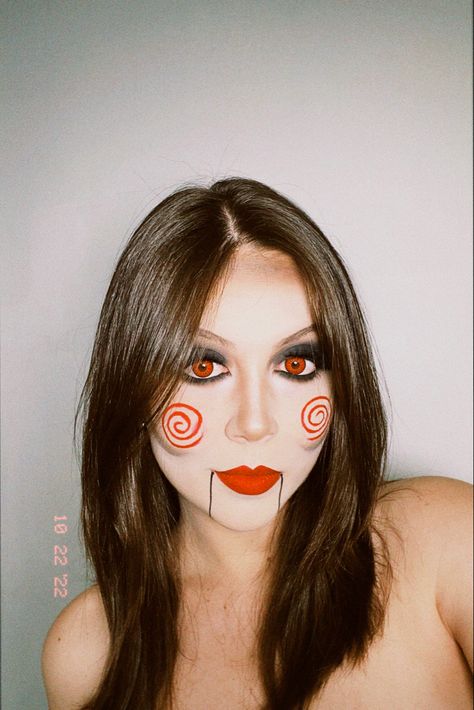 jigsaw halloween costume Saw Diy Costume, Saw Woman Costume, Woman Jigsaw Costume, Easy Jigsaw Makeup, Saw Outfit Halloween, Billy Jigsaw Costume, Jigsaw Face Paint, Jigsaw Costume Women Make Up, Jigsaw Female Costume