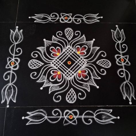 New Year Simple Rangoli, Dhanurmasam Muggulu Simple, New Year Muggulu Designs, Muggu Borders, Pongal Kolam Rangoli, Tulasi Plant, Muggulu With Dots, Sankranti Muggulu, Sankranthi Rangoli