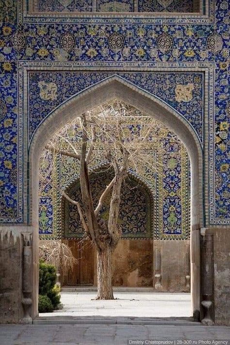 Ancient Iran Aesthetic, Archeticture Photography, Ancient Islamic Architecture, Ancient Persia Aesthetic, Isfahan Photography, Isfahan Architecture, Iran Aesthetic, Iran Architecture, Ancient Iran